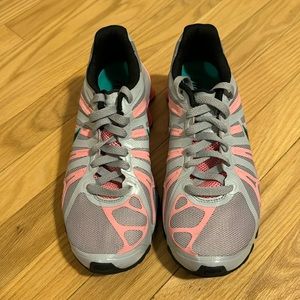 Women’s Nike Shox Size 7